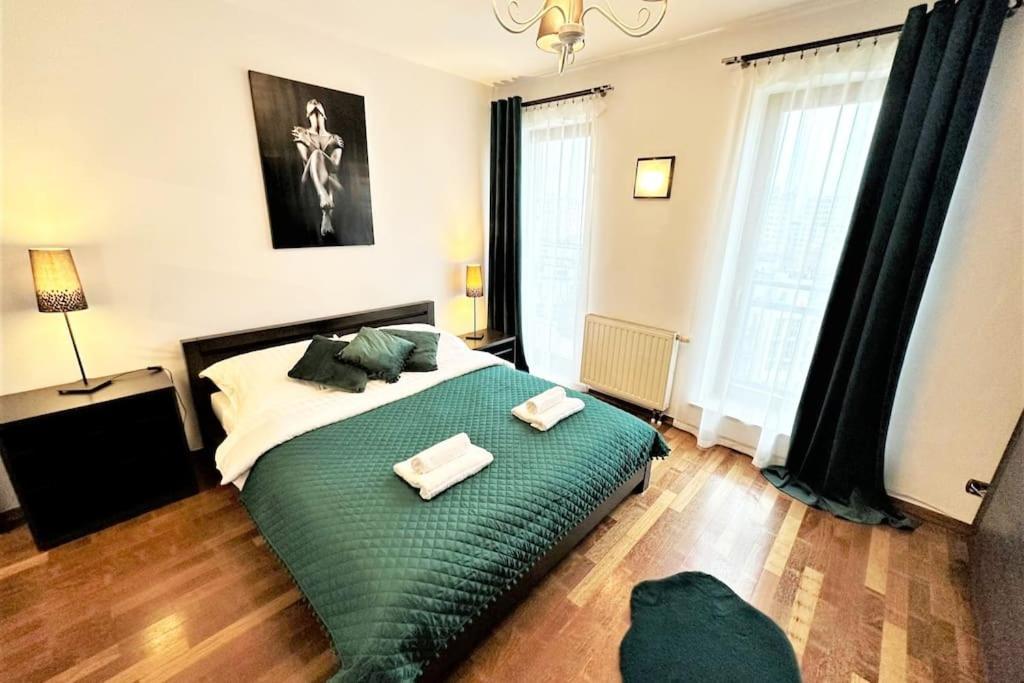 Exclusive Penthouse Near Citycenter 120M2 +Netflix 크라쿠프 외부 사진