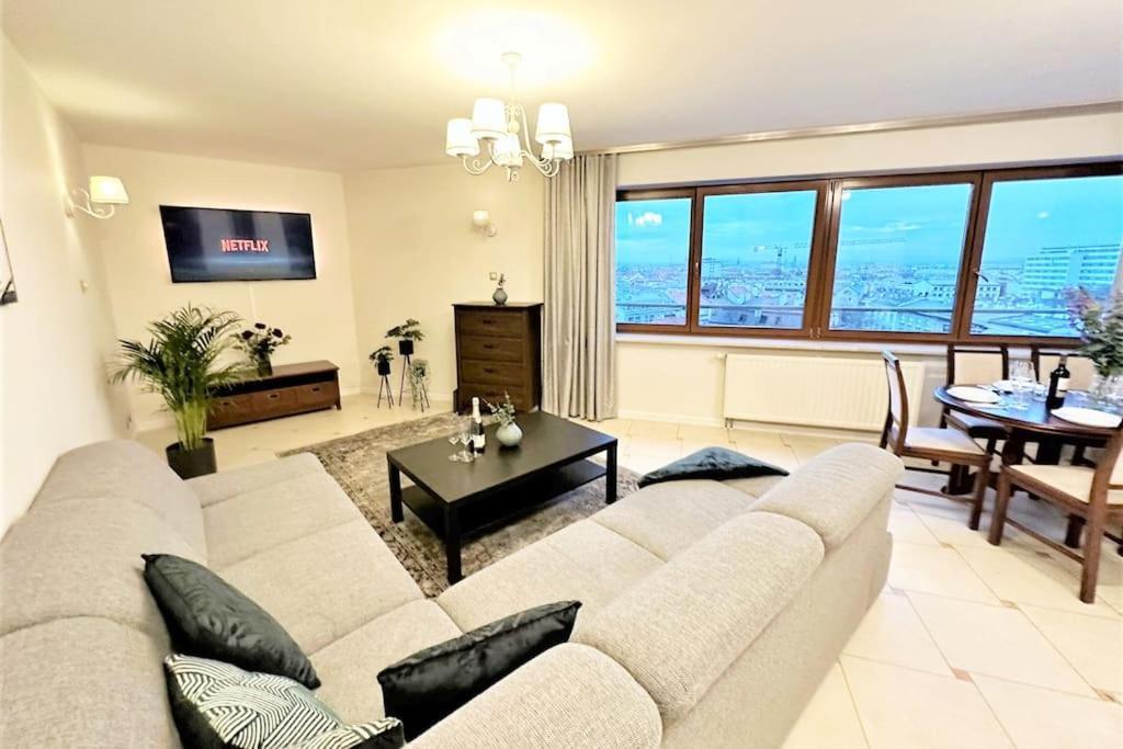 Exclusive Penthouse Near Citycenter 120M2 +Netflix 크라쿠프 외부 사진