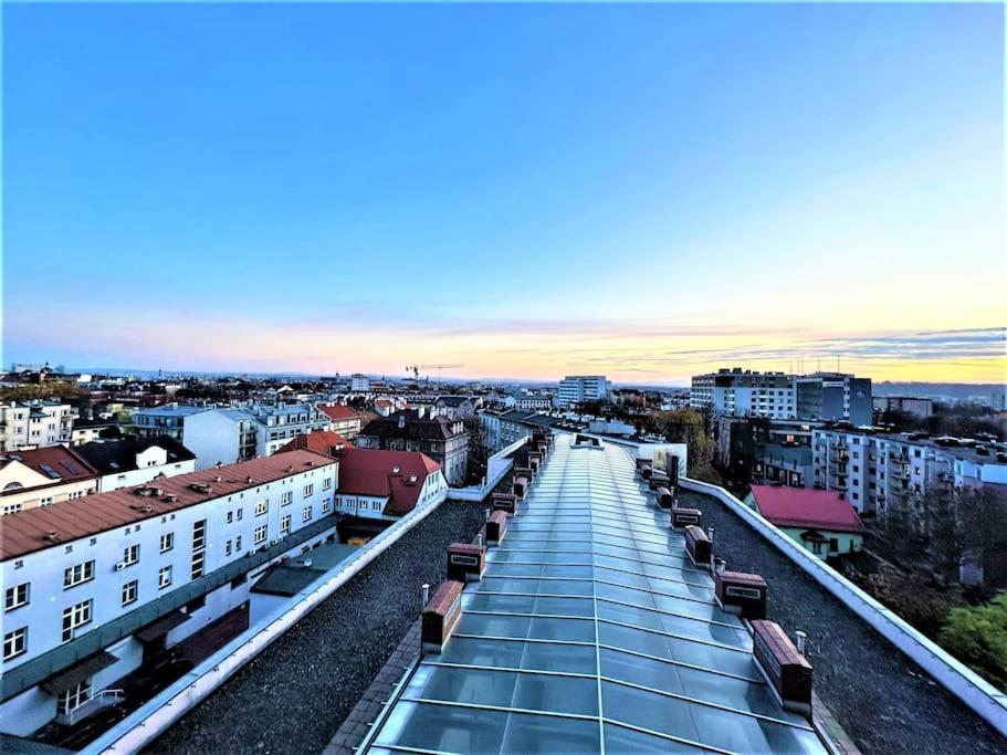 Exclusive Penthouse Near Citycenter 120M2 +Netflix 크라쿠프 외부 사진