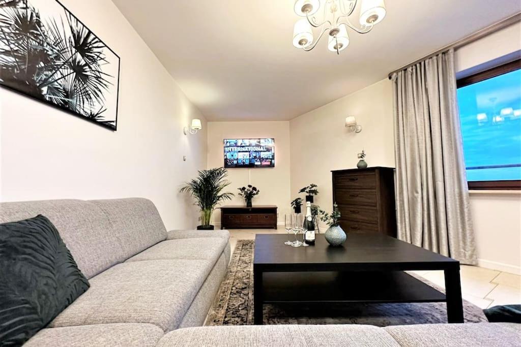 Exclusive Penthouse Near Citycenter 120M2 +Netflix 크라쿠프 외부 사진