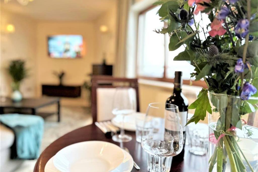 Exclusive Penthouse Near Citycenter 120M2 +Netflix 크라쿠프 외부 사진