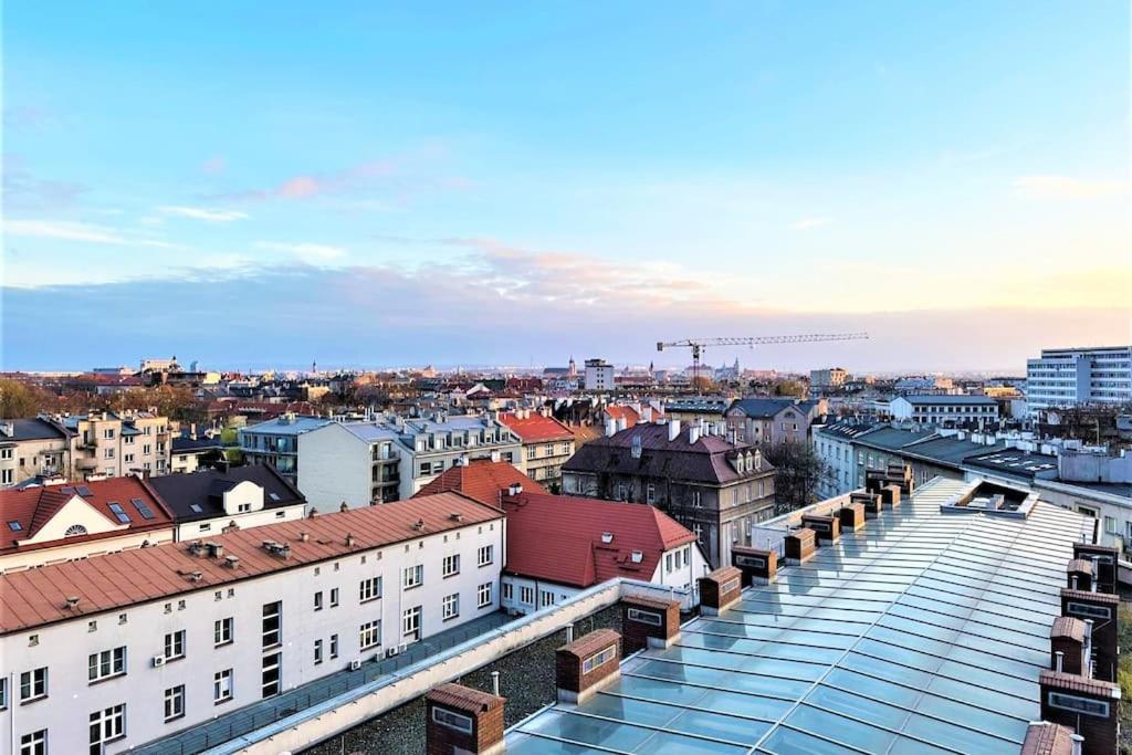 Exclusive Penthouse Near Citycenter 120M2 +Netflix 크라쿠프 외부 사진