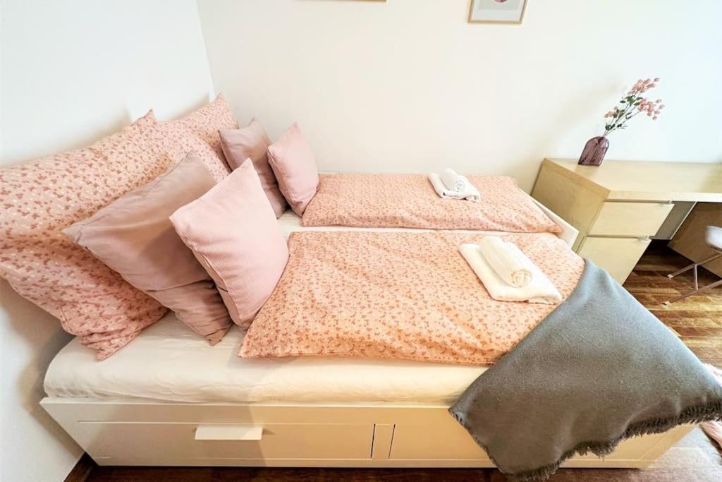 Exclusive Penthouse Near Citycenter 120M2 +Netflix 크라쿠프 외부 사진