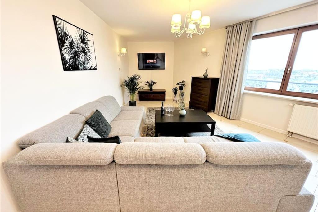 Exclusive Penthouse Near Citycenter 120M2 +Netflix 크라쿠프 외부 사진
