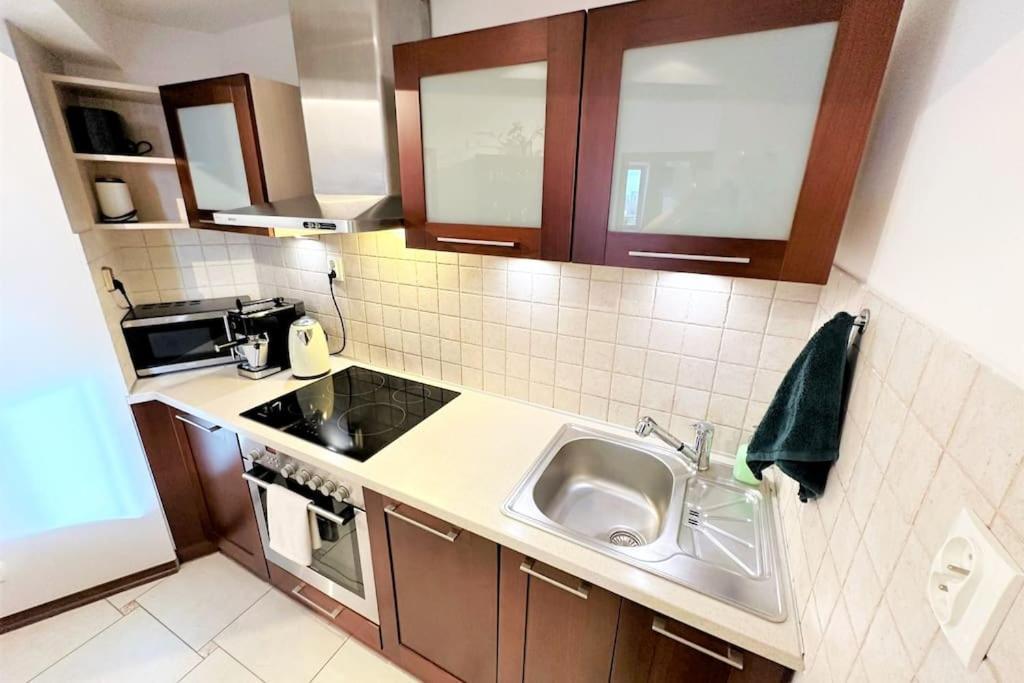 Exclusive Penthouse Near Citycenter 120M2 +Netflix 크라쿠프 외부 사진