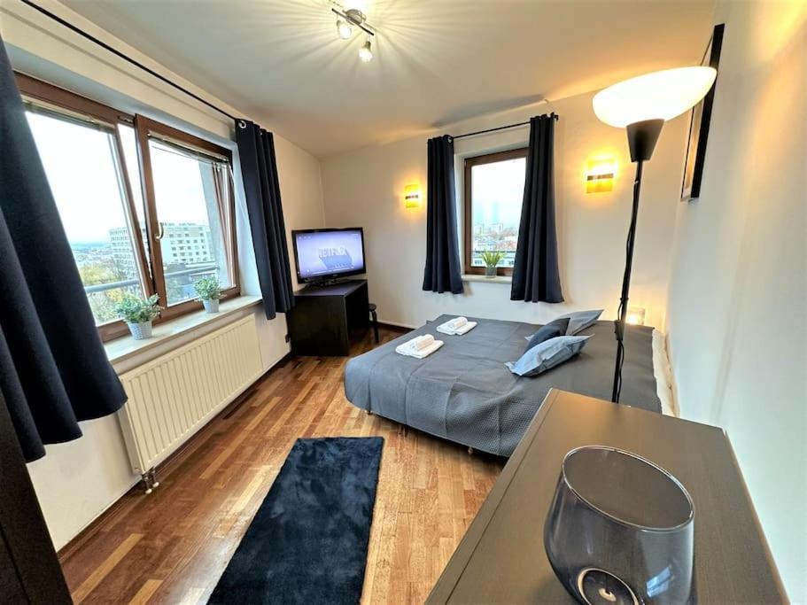Exclusive Penthouse Near Citycenter 120M2 +Netflix 크라쿠프 외부 사진