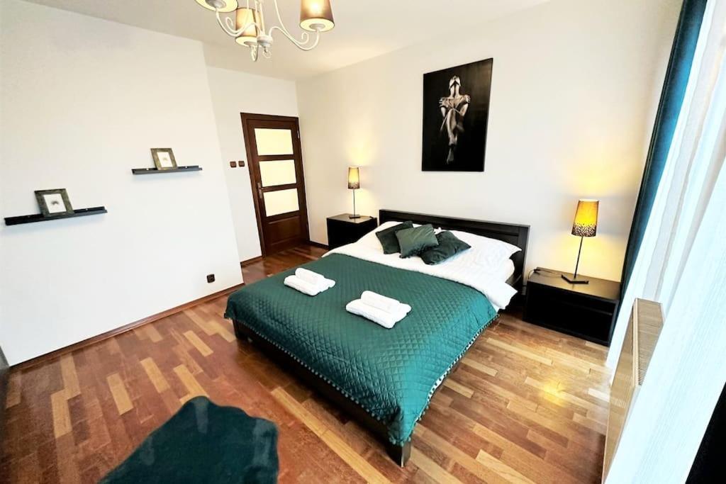 Exclusive Penthouse Near Citycenter 120M2 +Netflix 크라쿠프 외부 사진