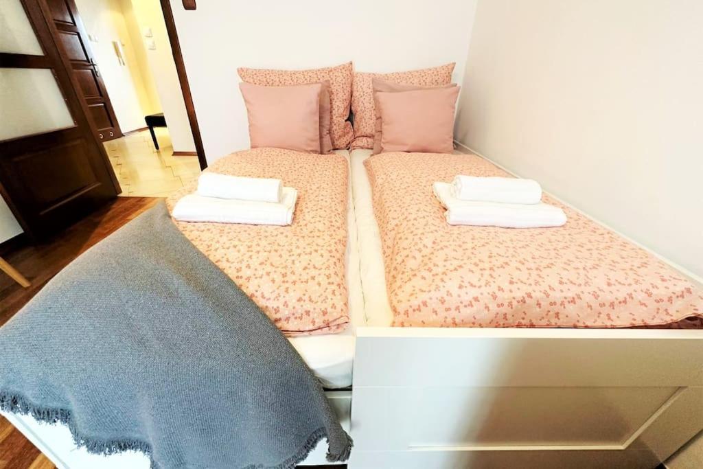 Exclusive Penthouse Near Citycenter 120M2 +Netflix 크라쿠프 외부 사진