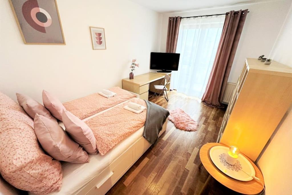 Exclusive Penthouse Near Citycenter 120M2 +Netflix 크라쿠프 외부 사진