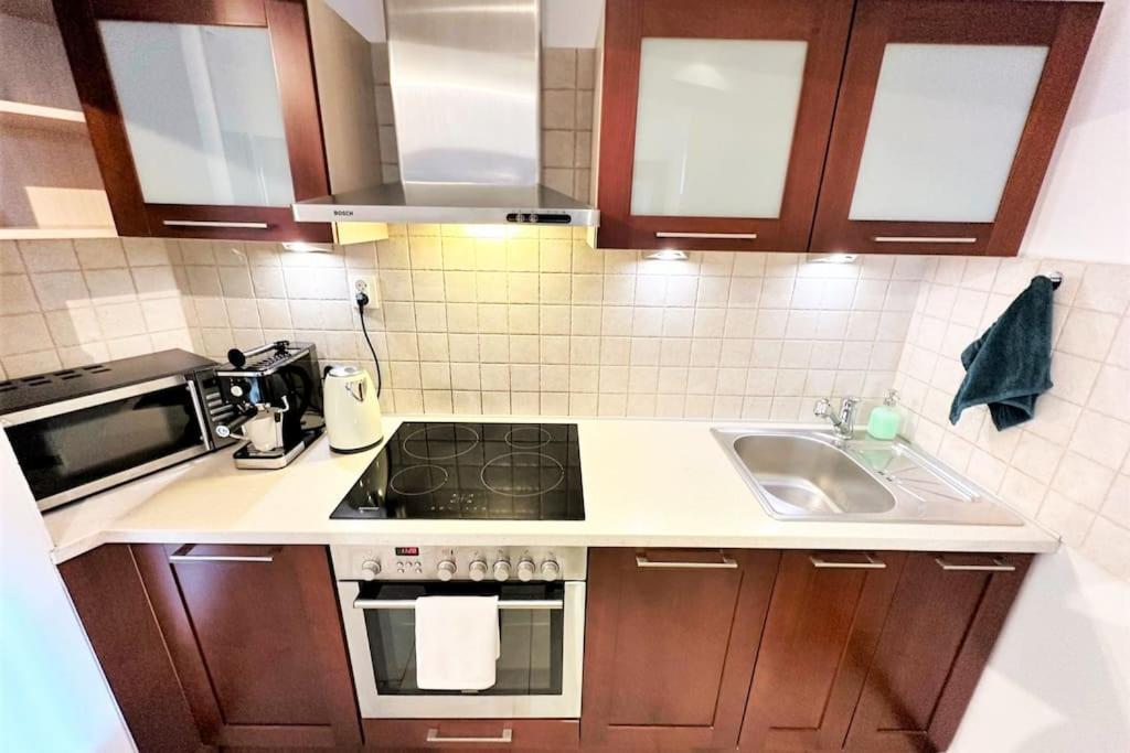 Exclusive Penthouse Near Citycenter 120M2 +Netflix 크라쿠프 외부 사진