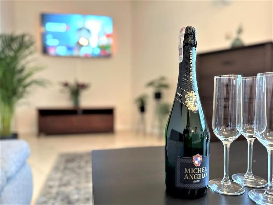 Exclusive Penthouse Near Citycenter 120M2 +Netflix 크라쿠프 외부 사진