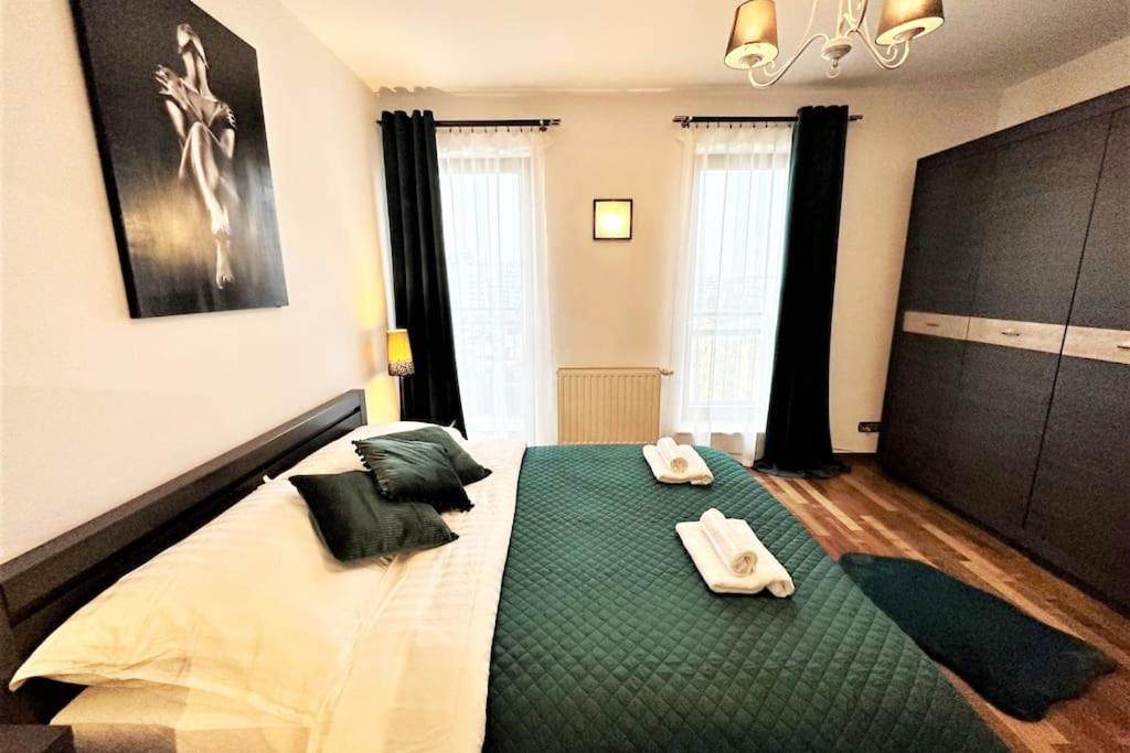 Exclusive Penthouse Near Citycenter 120M2 +Netflix 크라쿠프 외부 사진