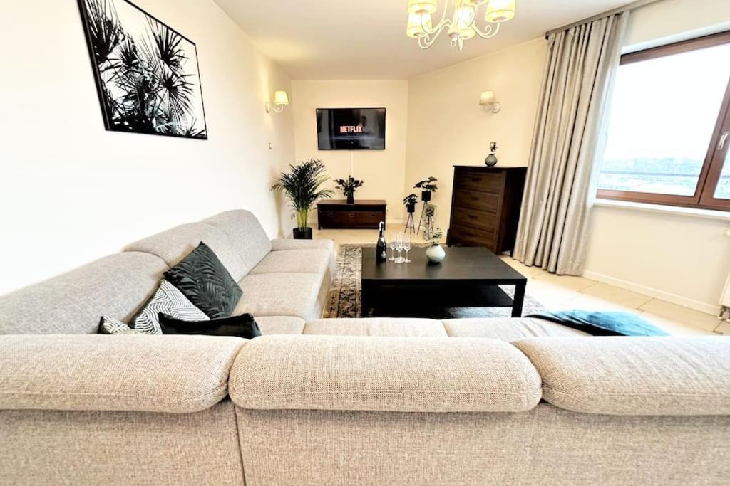 Exclusive Penthouse Near Citycenter 120M2 +Netflix 크라쿠프 외부 사진